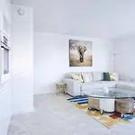Apartment Tour Eiffel Vues Panoramiques & Seine Sejour Luxe 2 *